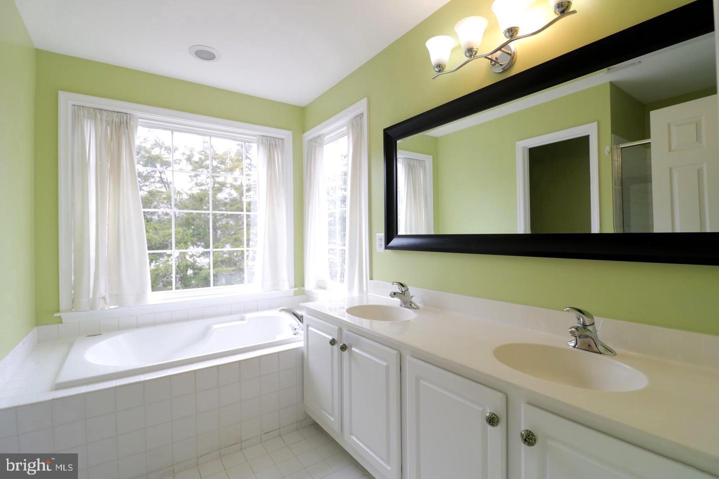 LOUDOUN PARKWAY CENTER - Residential Lease