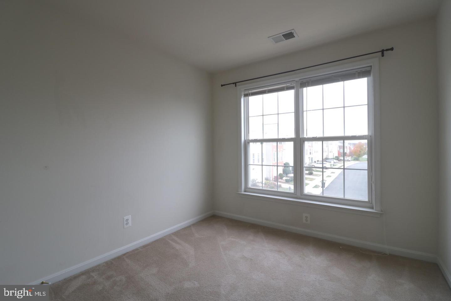 LOUDOUN PARKWAY CENTER - Residential Lease