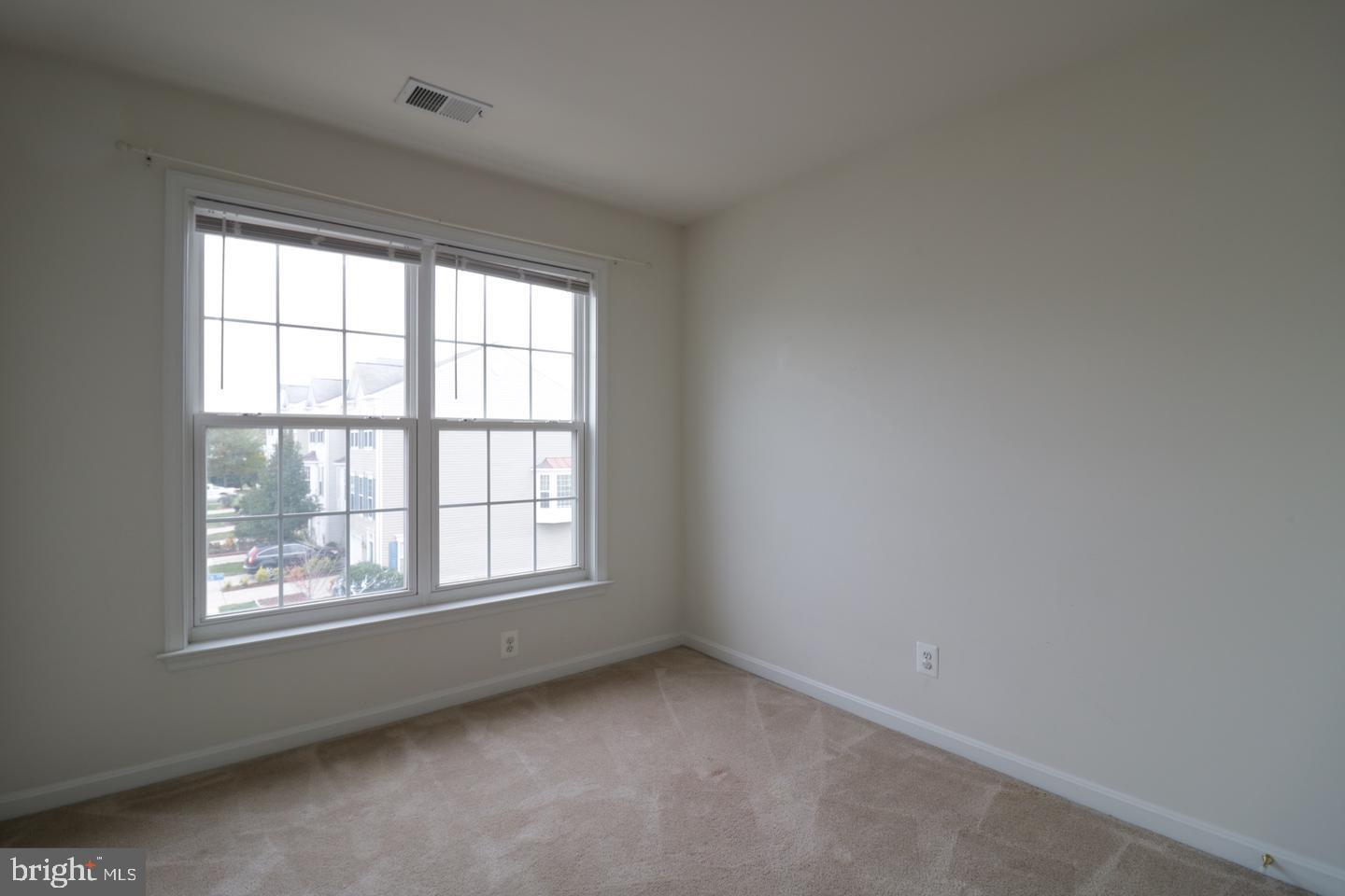 LOUDOUN PARKWAY CENTER - Residential Lease