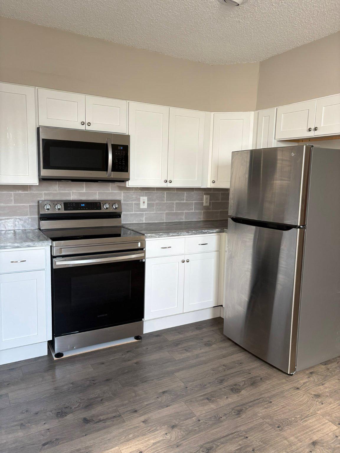 406 WHITE HORSE PIKE