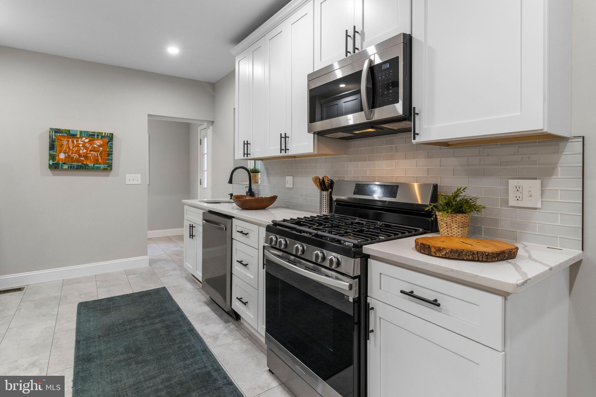 ROXBOROUGH - Residential