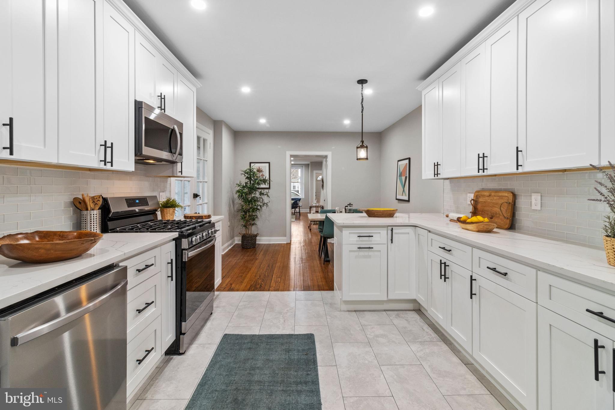 ROXBOROUGH - Residential
