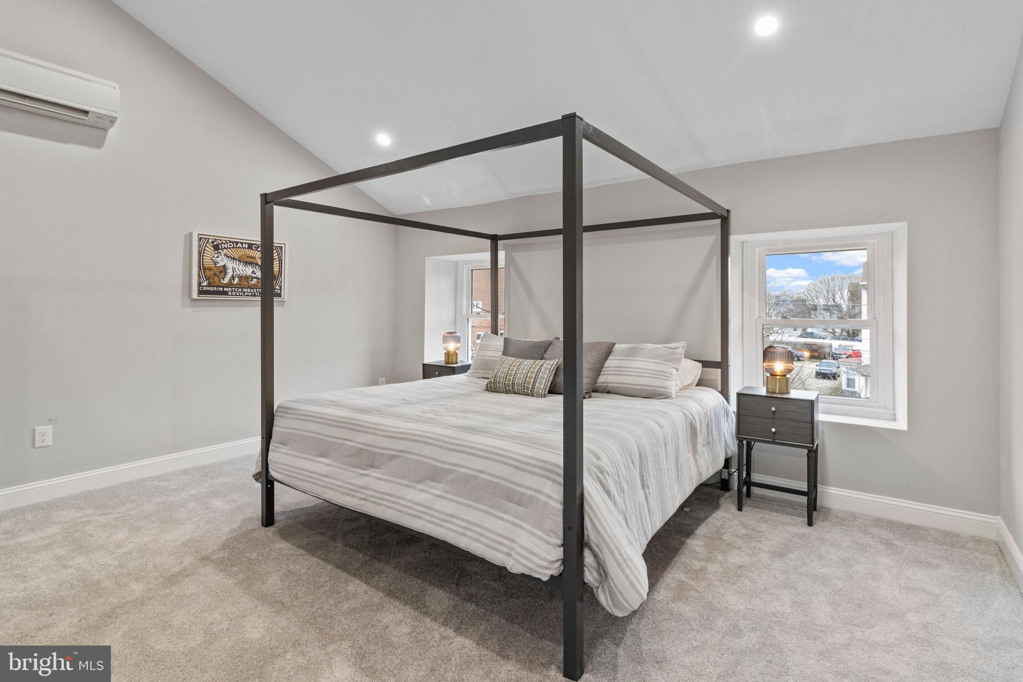 ROXBOROUGH - Residential