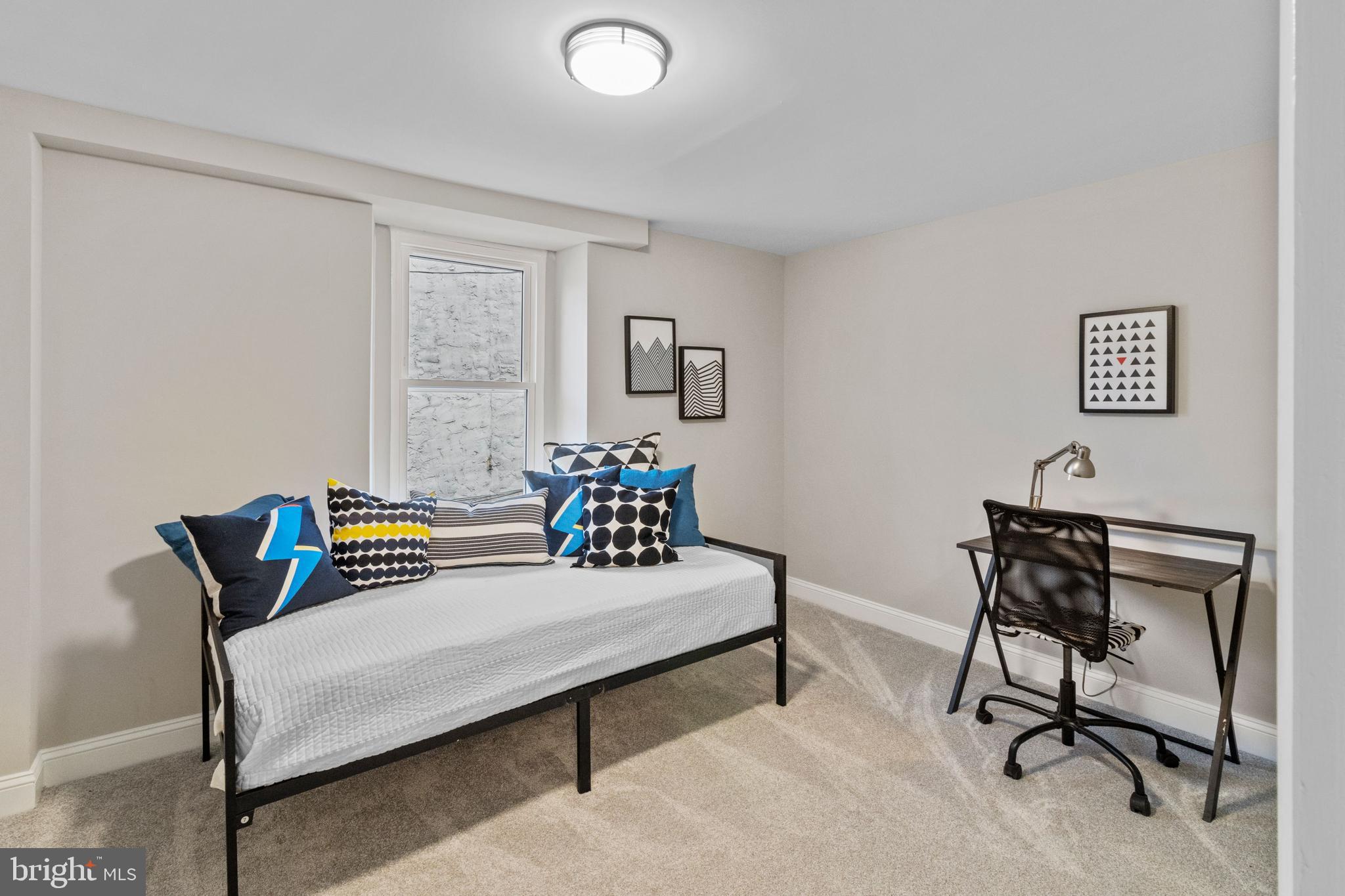 ROXBOROUGH - Residential