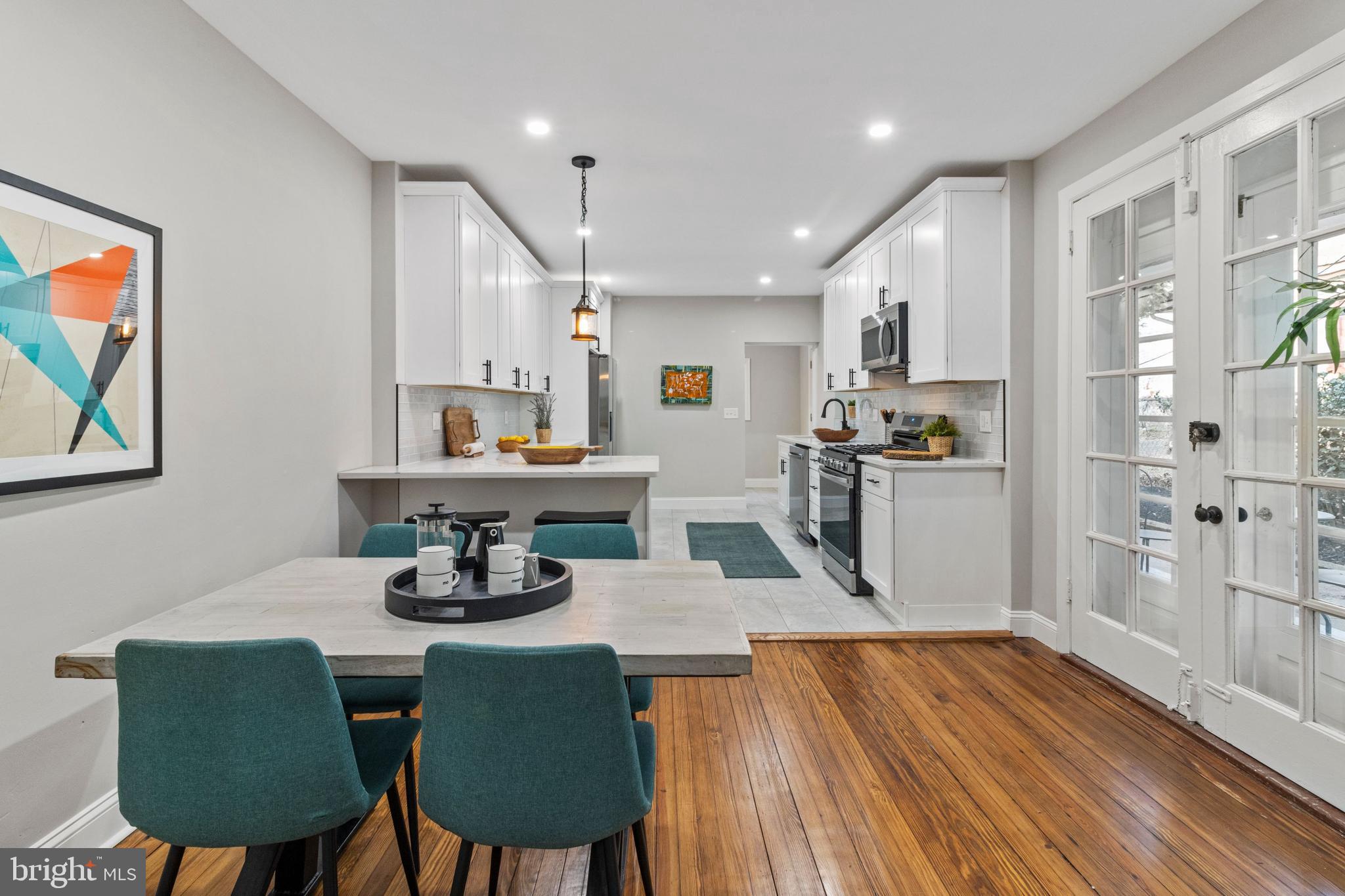 ROXBOROUGH - Residential