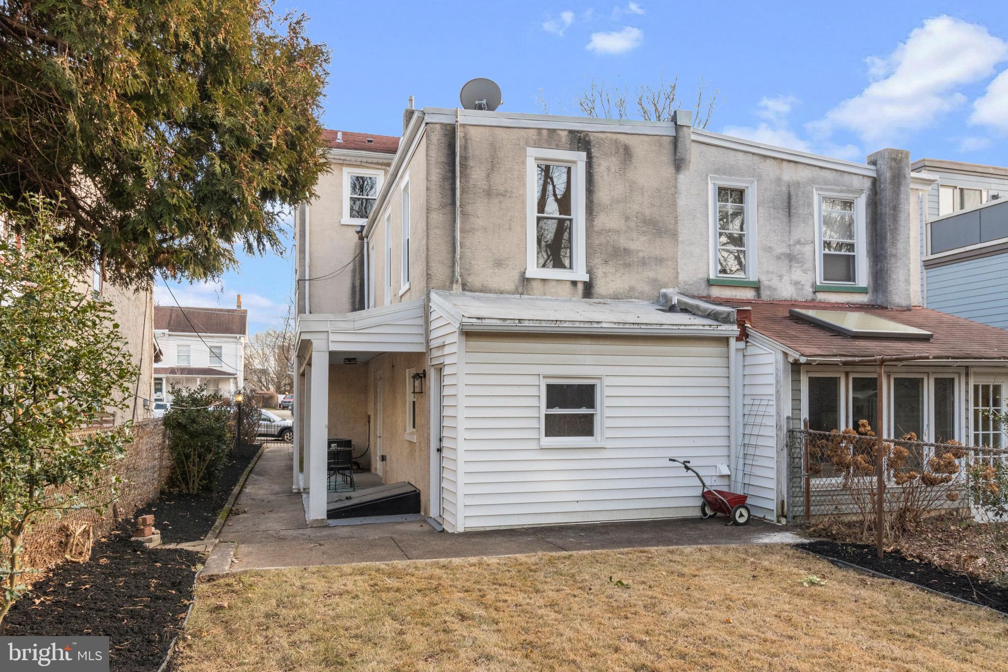 ROXBOROUGH - Residential