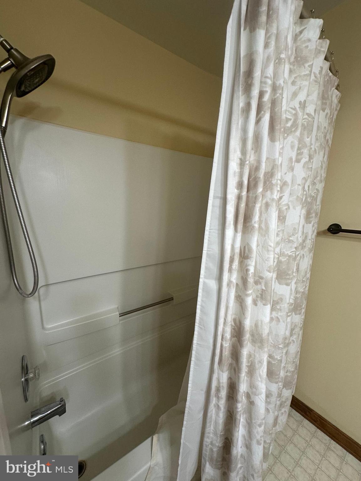 CATOCTIN HIGHLANDS - Residential Lease