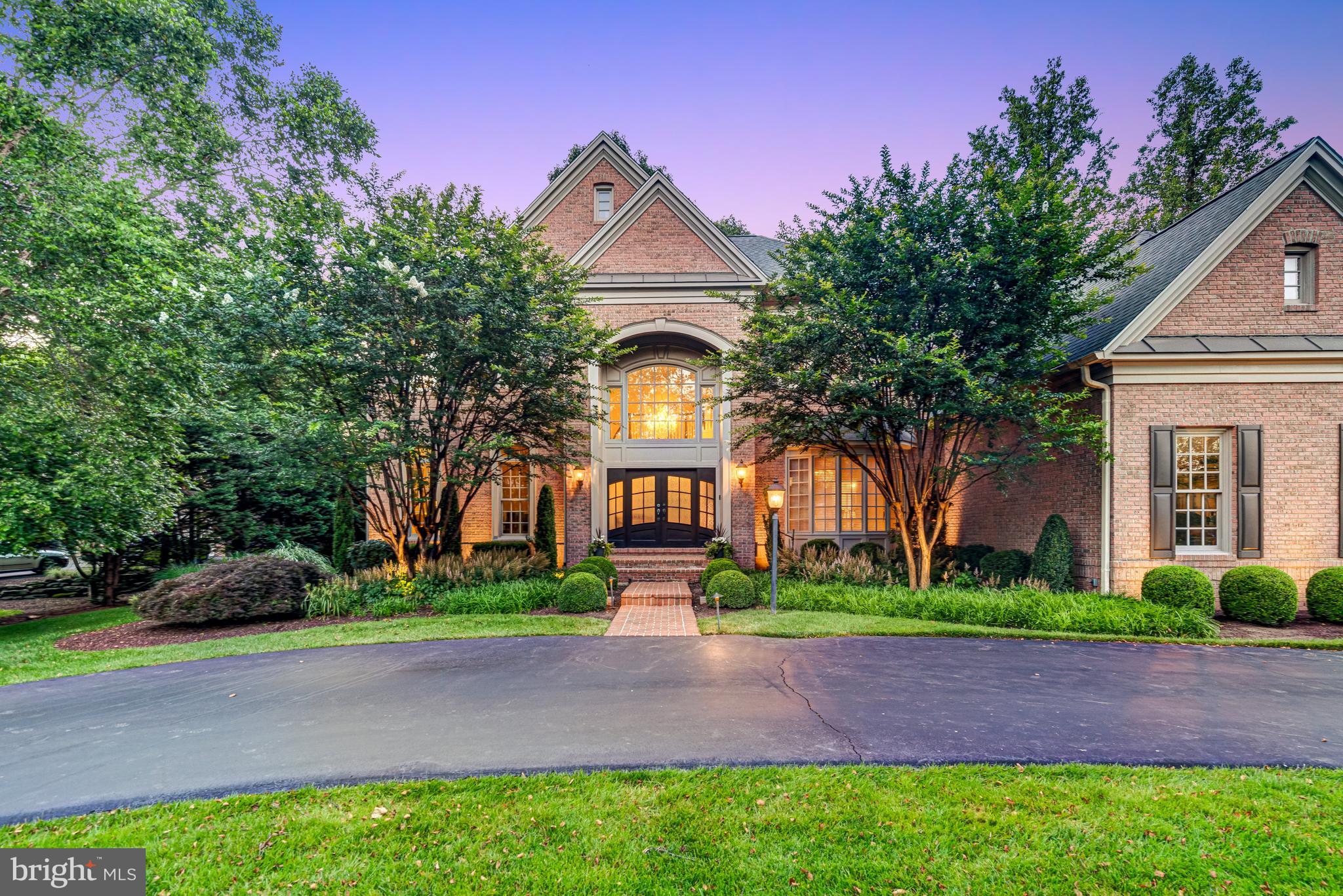 10910 SHALLOW CREEK DRIVE