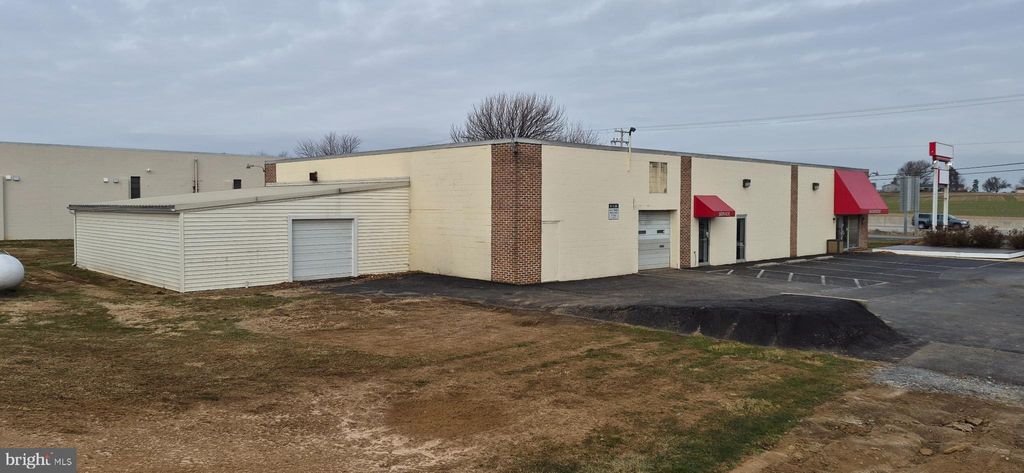 Photo of 2350 Dairy Road, LANCASTER, PA 17601 (MLS # PALA2080990)