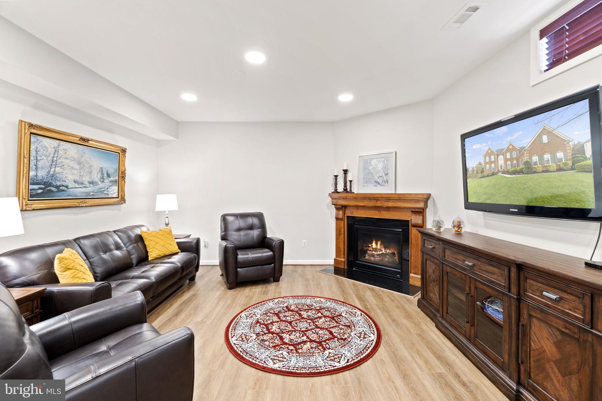 LAKES AT BELLE TERRA - Residential