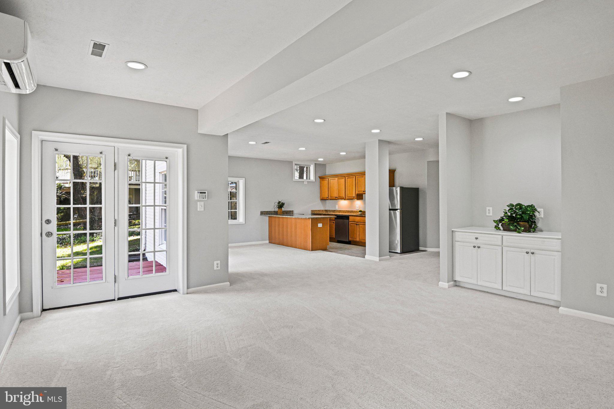 SPRING LAKE - Residential