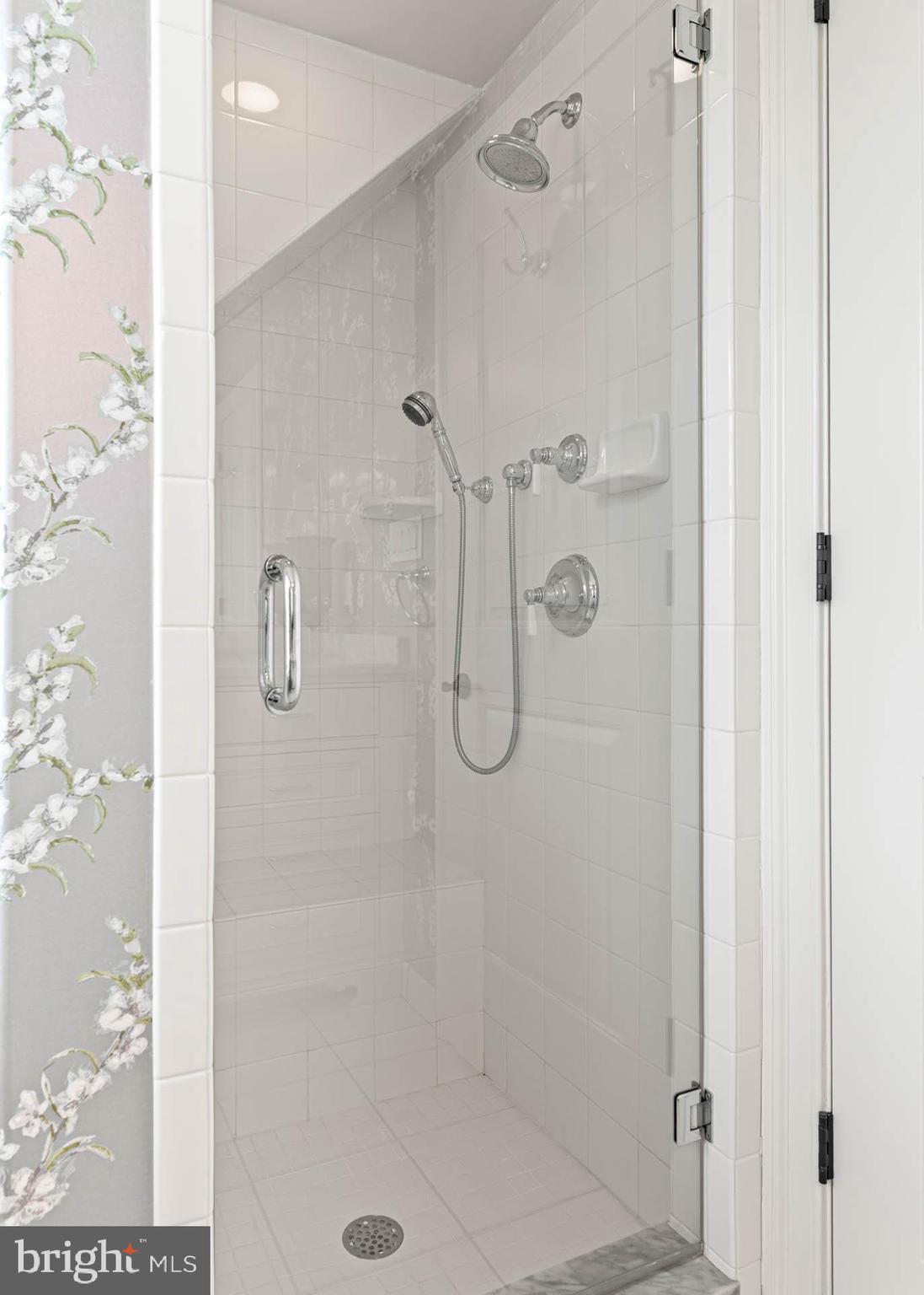 LEOPARD FARMS - Residential