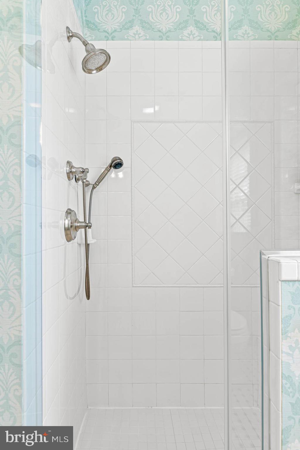 LEOPARD FARMS - Residential