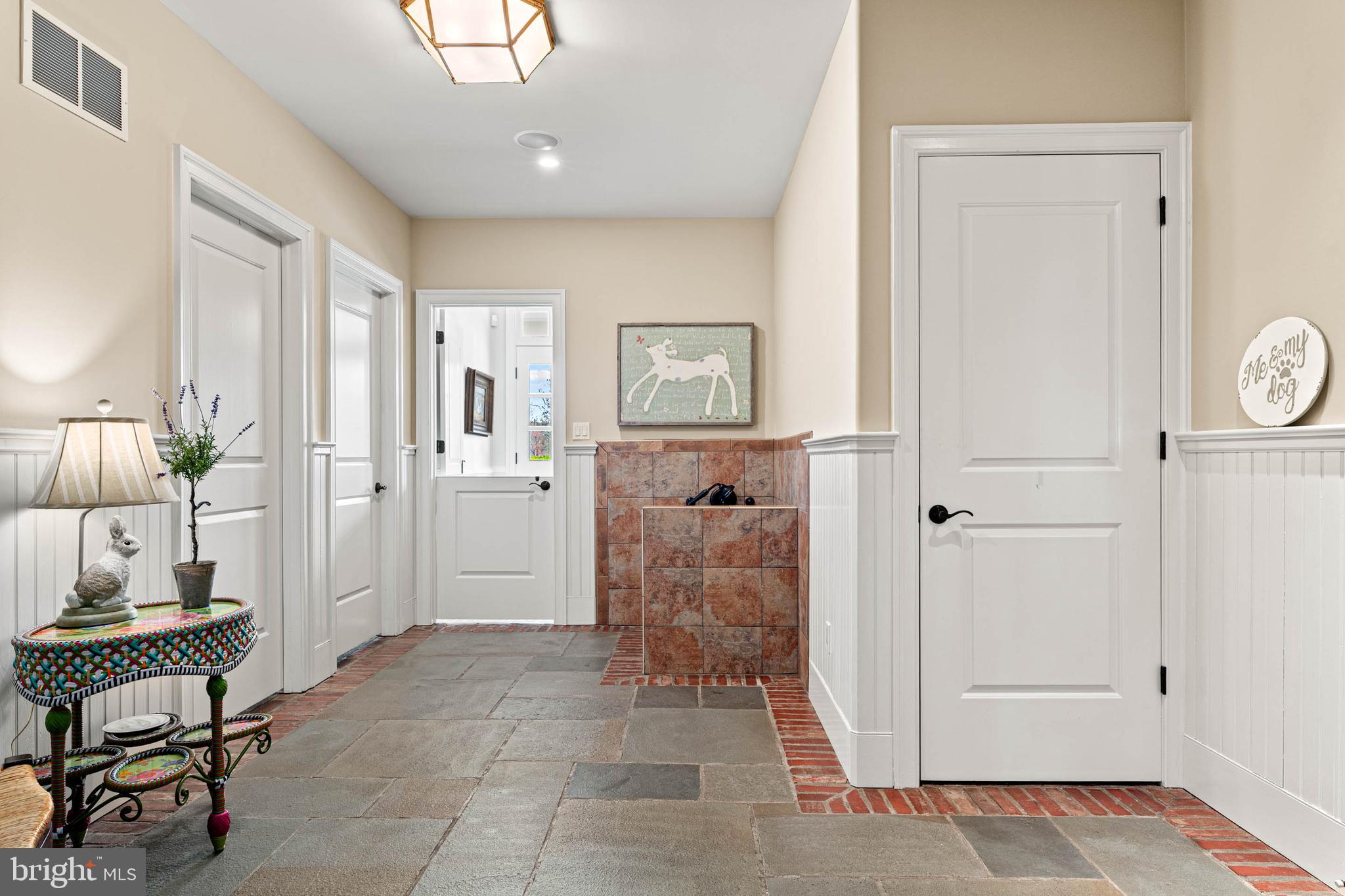 LEOPARD FARMS - Residential