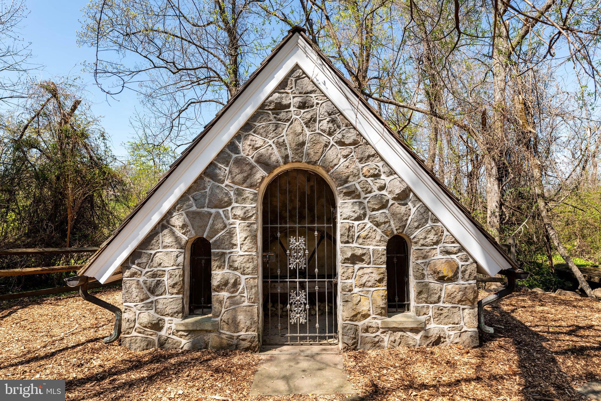 LEOPARD FARMS - Residential