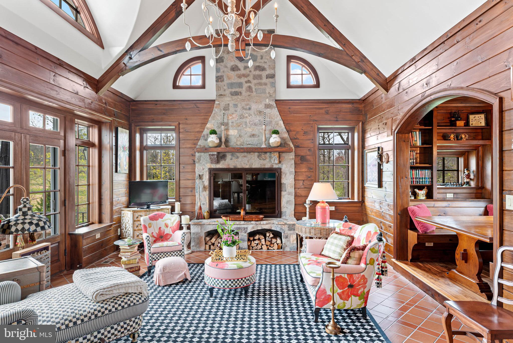 LEOPARD FARMS - Residential