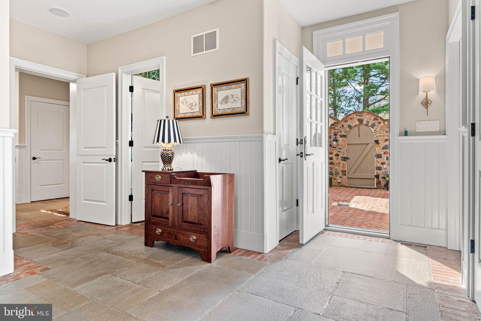 LEOPARD FARMS - Residential