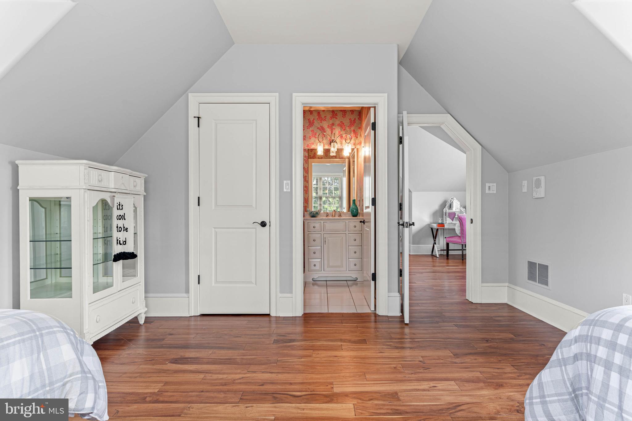 LEOPARD FARMS - Residential