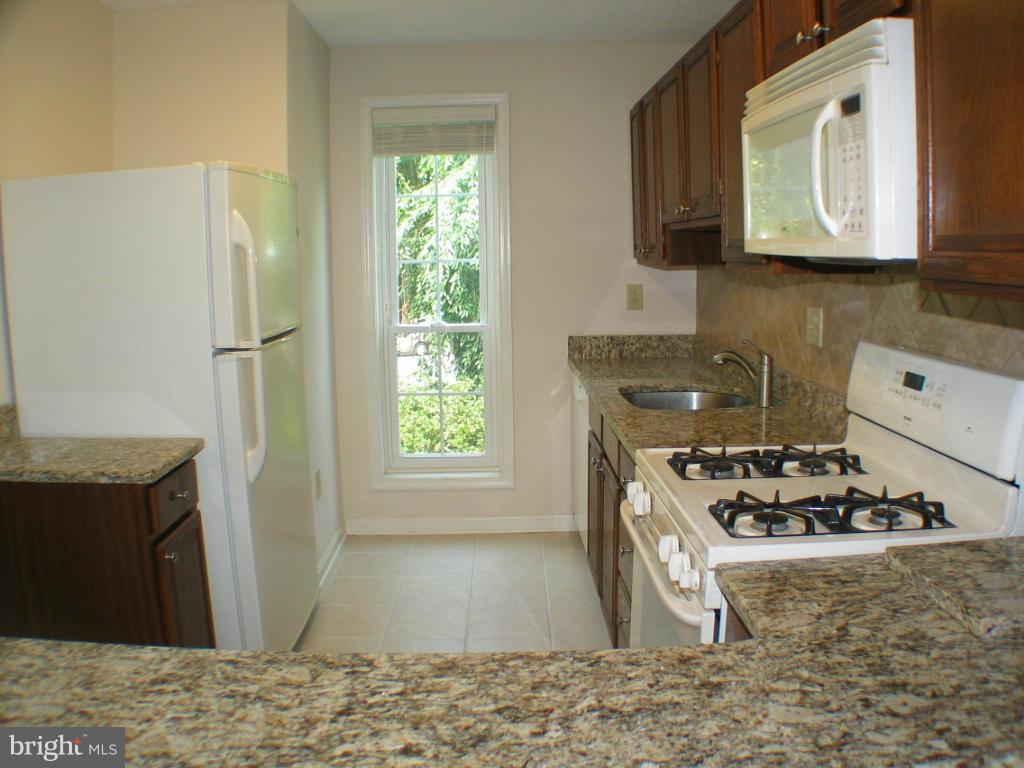 THE OAKTON - Residential Lease