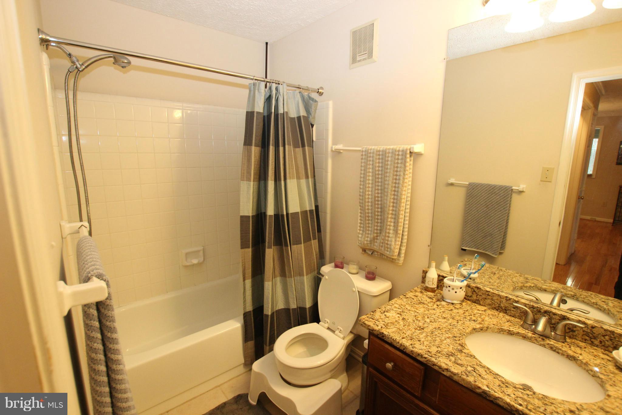 THE OAKTON - Residential Lease