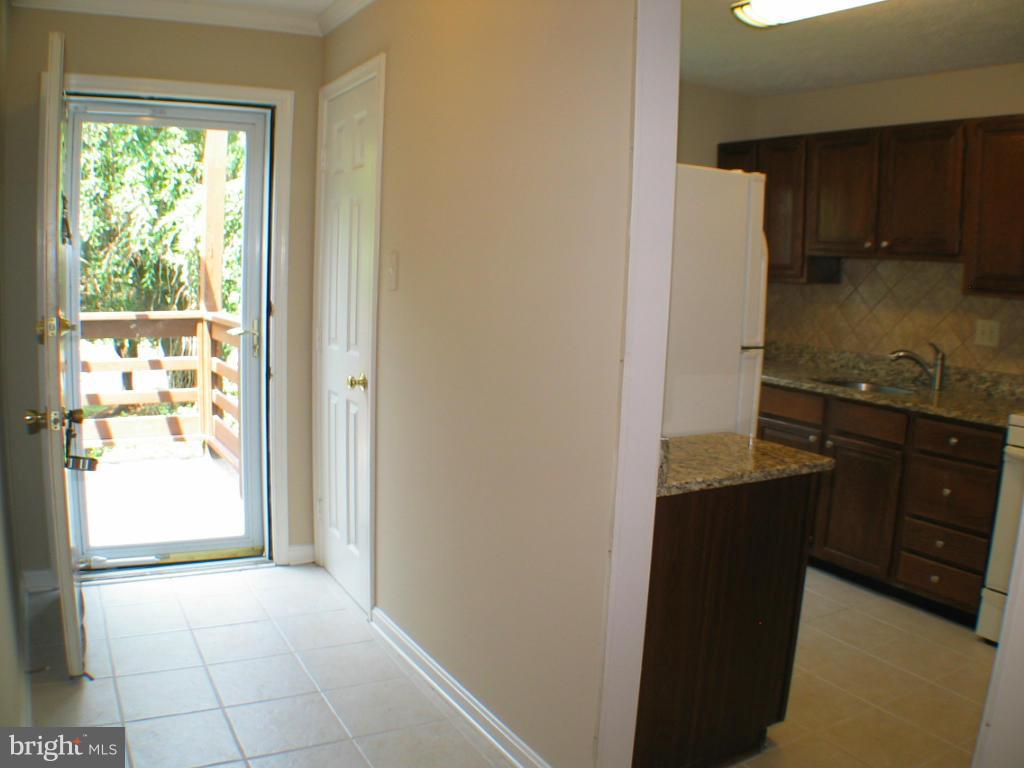 THE OAKTON - Residential Lease