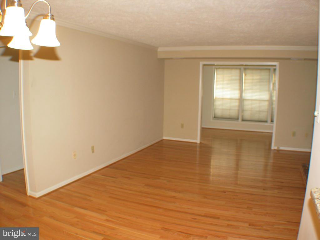 THE OAKTON - Residential Lease