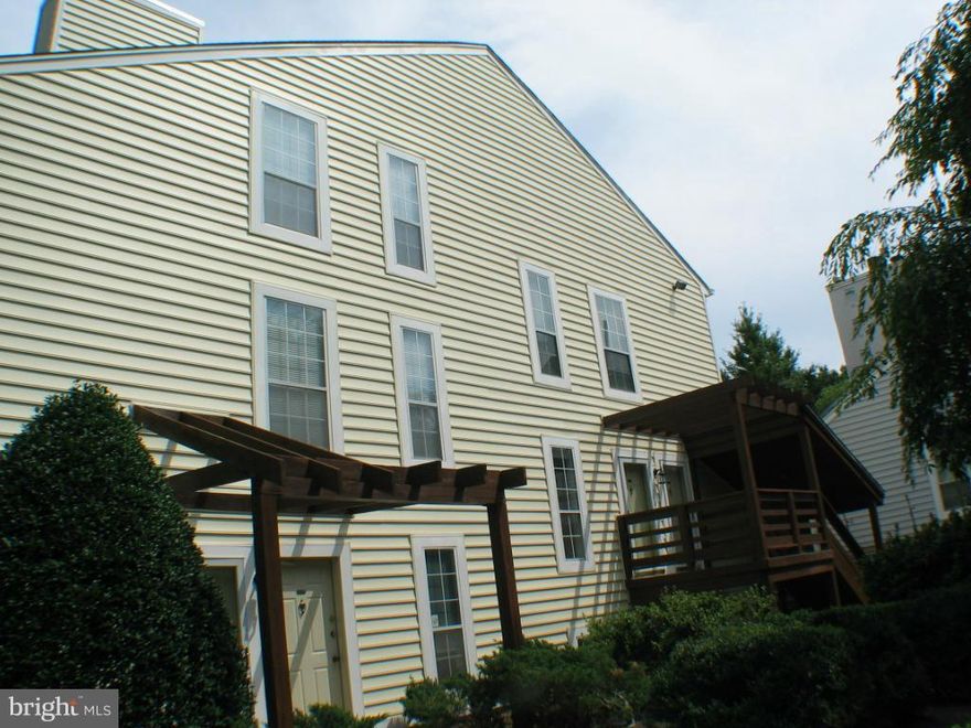 They don't come nicer than this!  Hardwood except Ceramic Kit, Ba & Laundry! Gas Fireplace. Updated Windows, HVAC, Bath and Kitchen.  Granite Kitchen and Bath Counters. Ceramic Backsplash. Updated Lighting & 6 Panel Doors.  This landlord keeps it first class!  Now Vacant PAINT AND CLEANING SCHEDULED NEXT WEEK!!! Rush Hr Bus to metro 1 1/2 mi away. Community Pool. Great Parking! See Doc's.