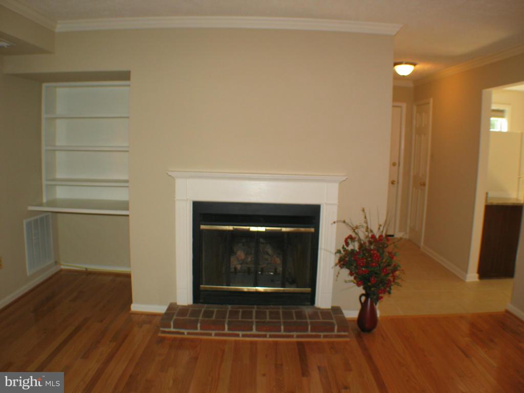 THE OAKTON - Residential Lease