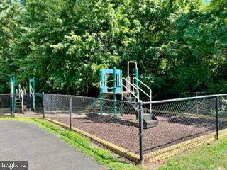 TOWNES AT FAIR LAKES GLEN - Residential Lease