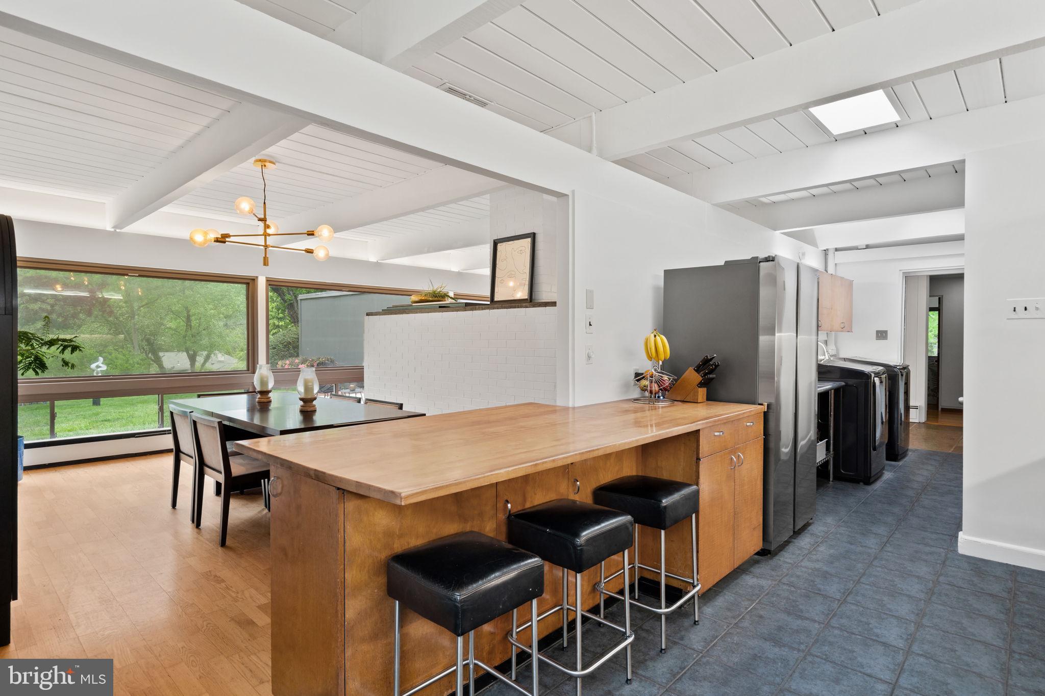 418 RANDALL ROAD