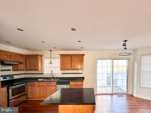 MARSHALL SQUARE - Residential Lease