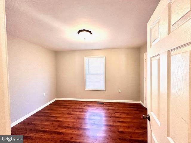 MARSHALL SQUARE - Residential Lease