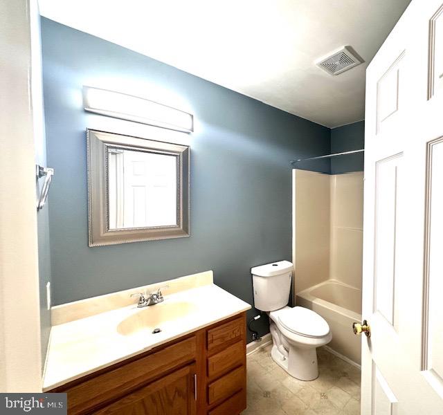 MARSHALL SQUARE - Residential Lease