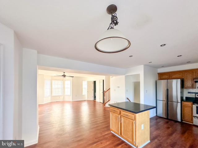 MARSHALL SQUARE - Residential Lease