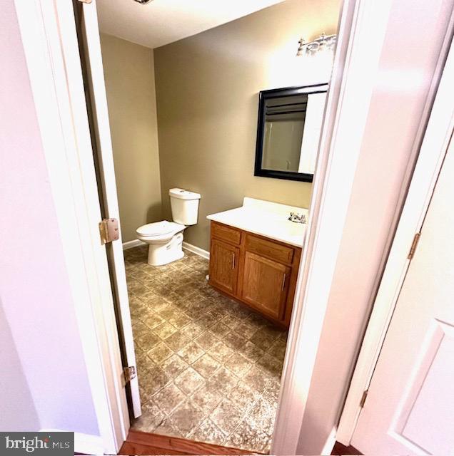 MARSHALL SQUARE - Residential Lease