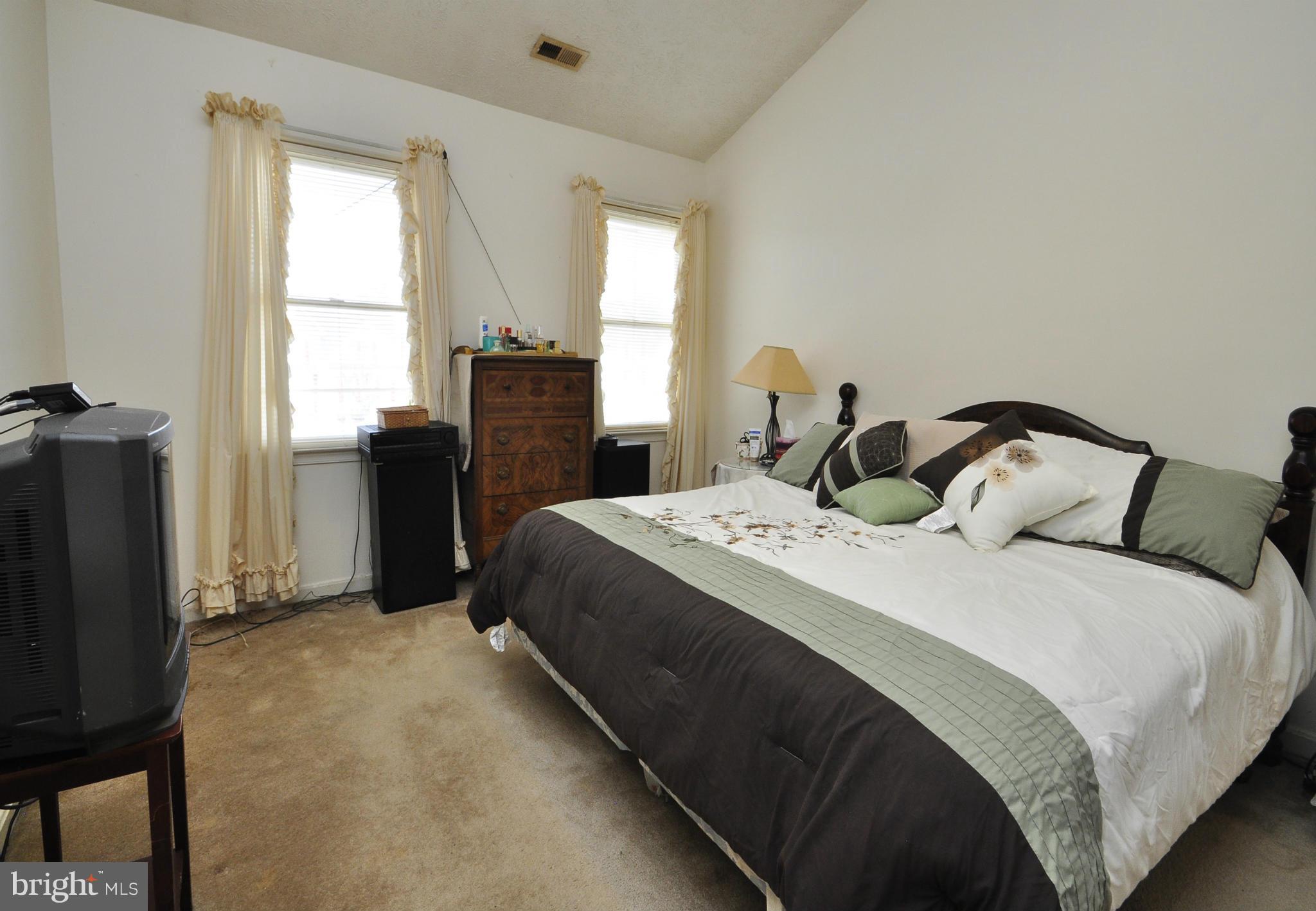 ROYAL OAKS - Residential