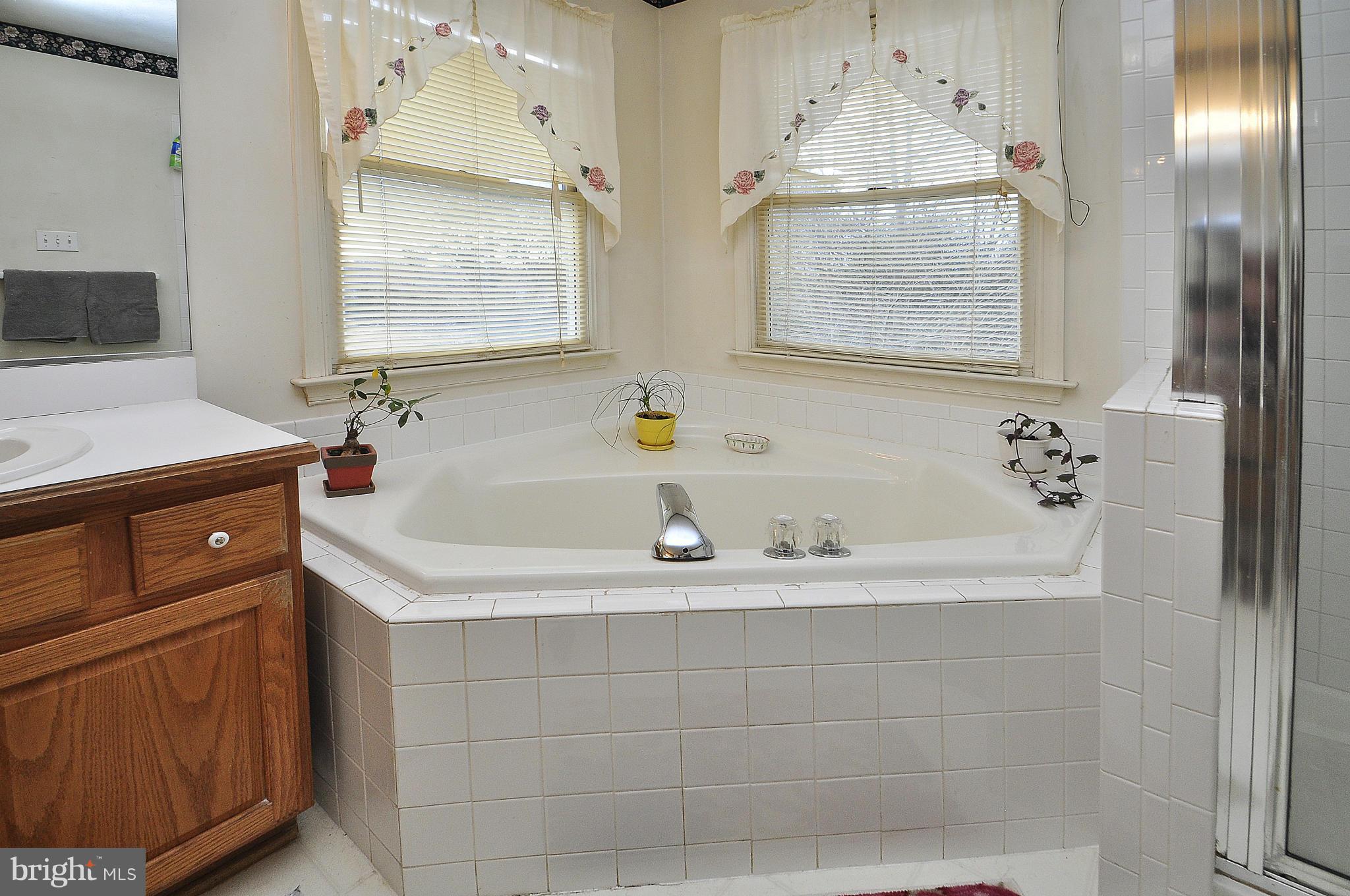 ROYAL OAKS - Residential