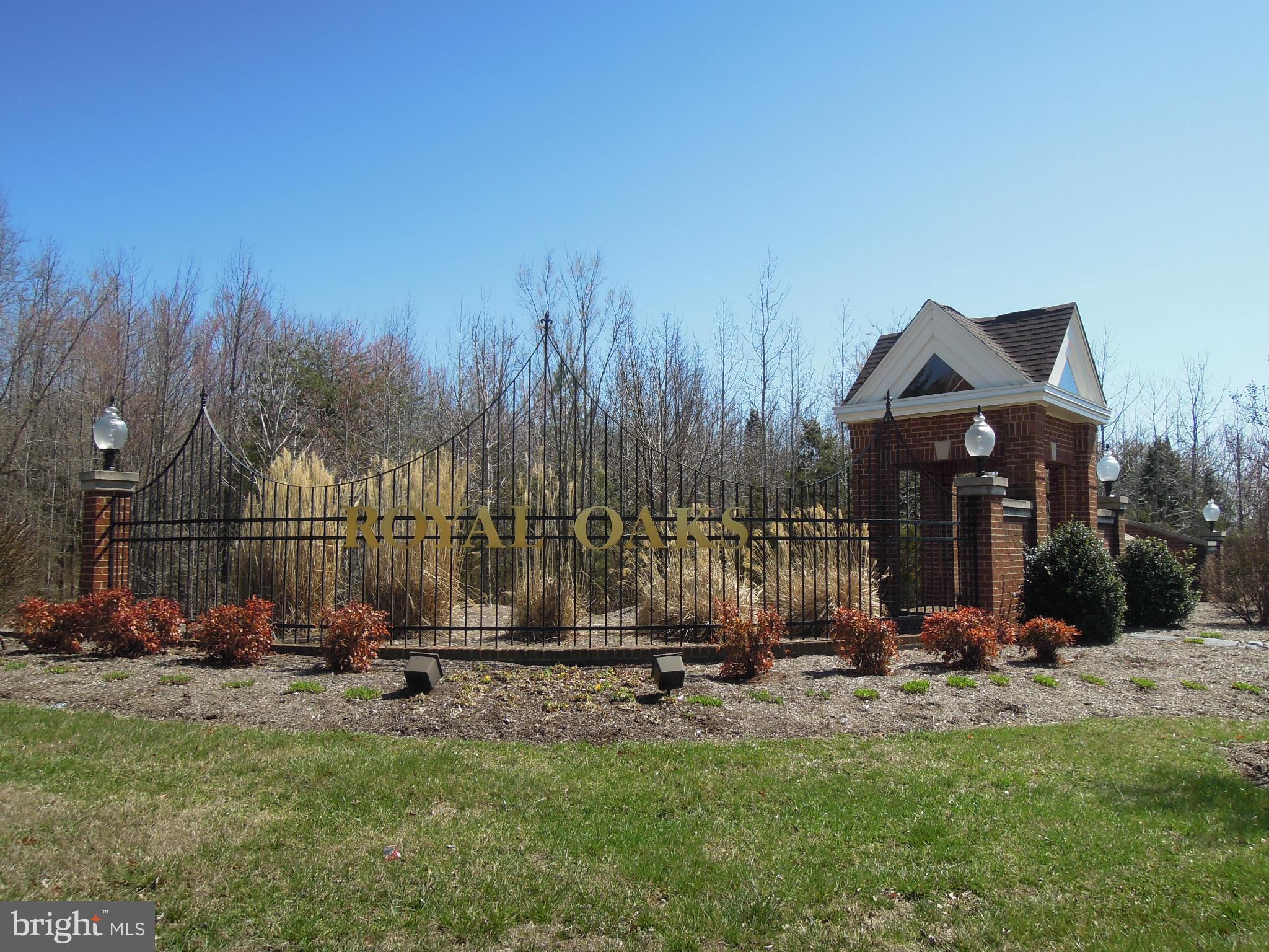 ROYAL OAKS - Residential