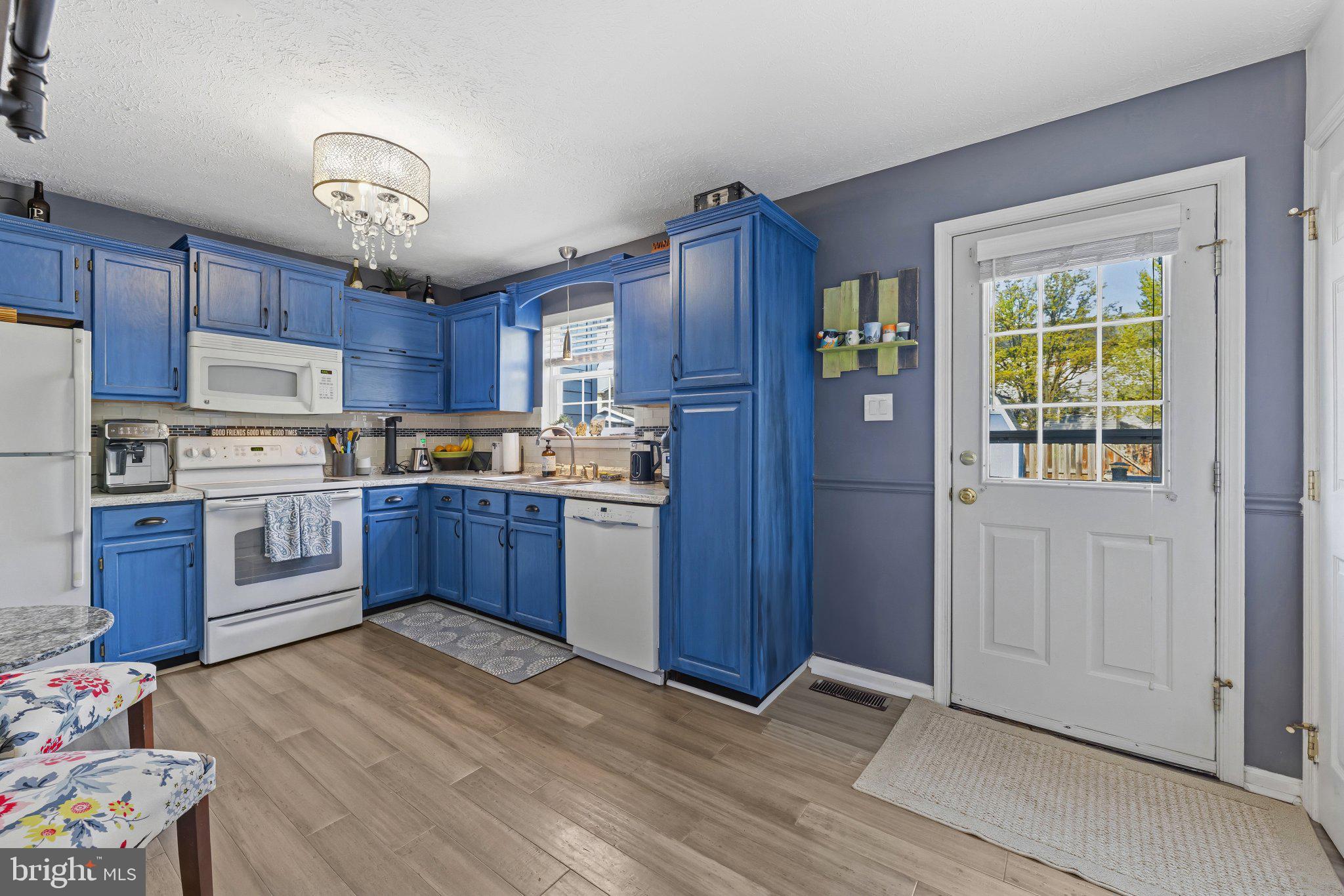 HUNTINGTON MEADOWS - Residential