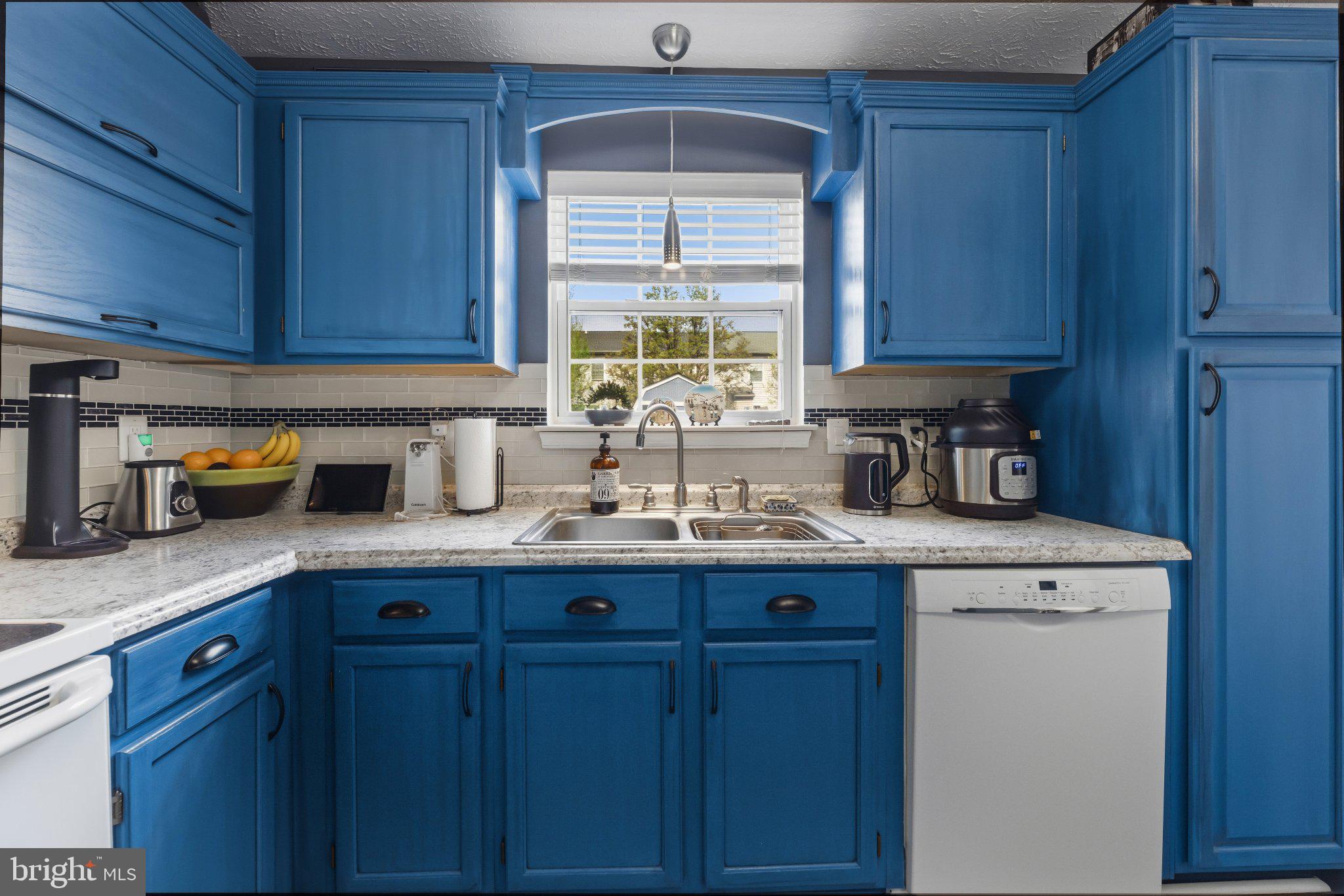 HUNTINGTON MEADOWS - Residential