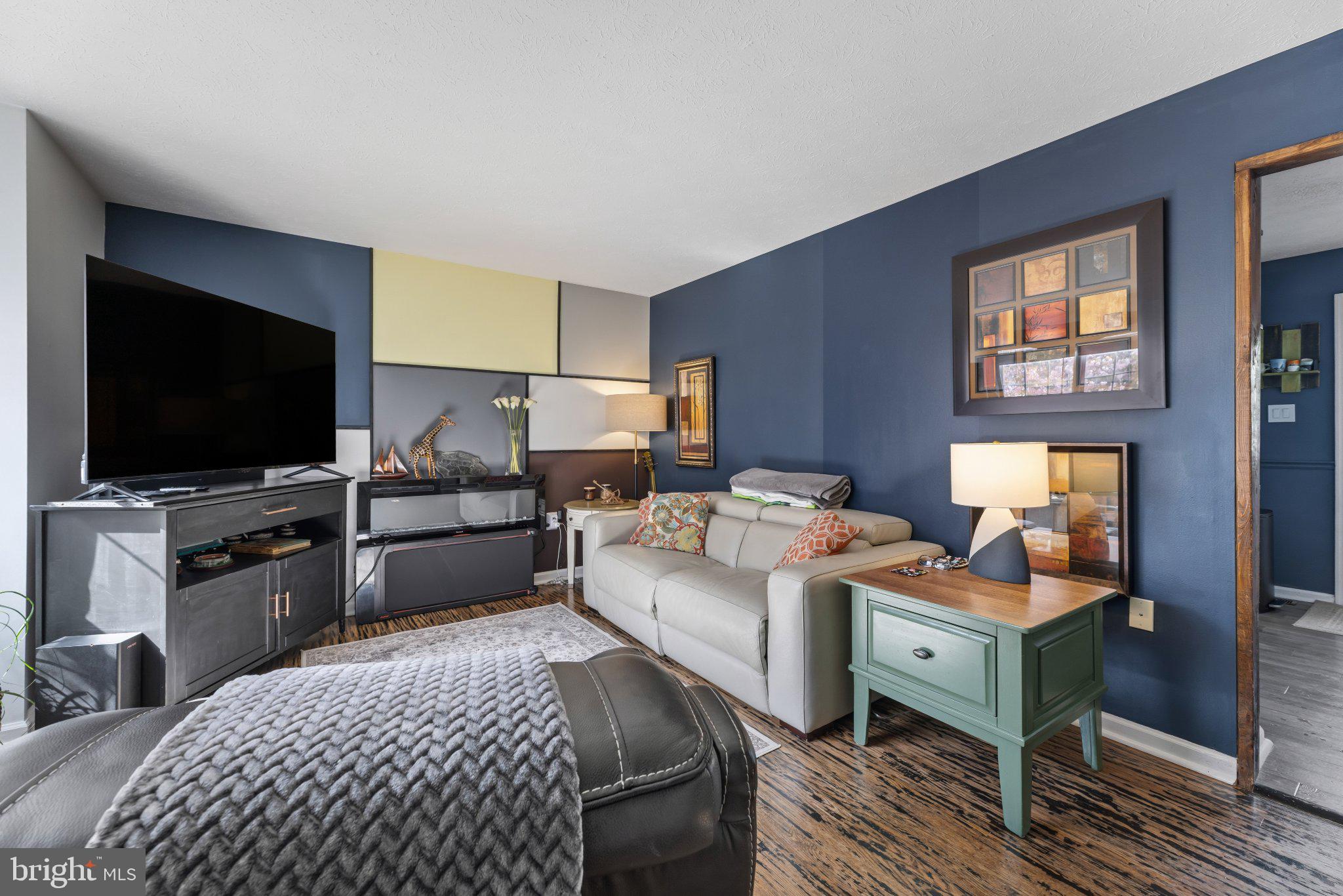 HUNTINGTON MEADOWS - Residential