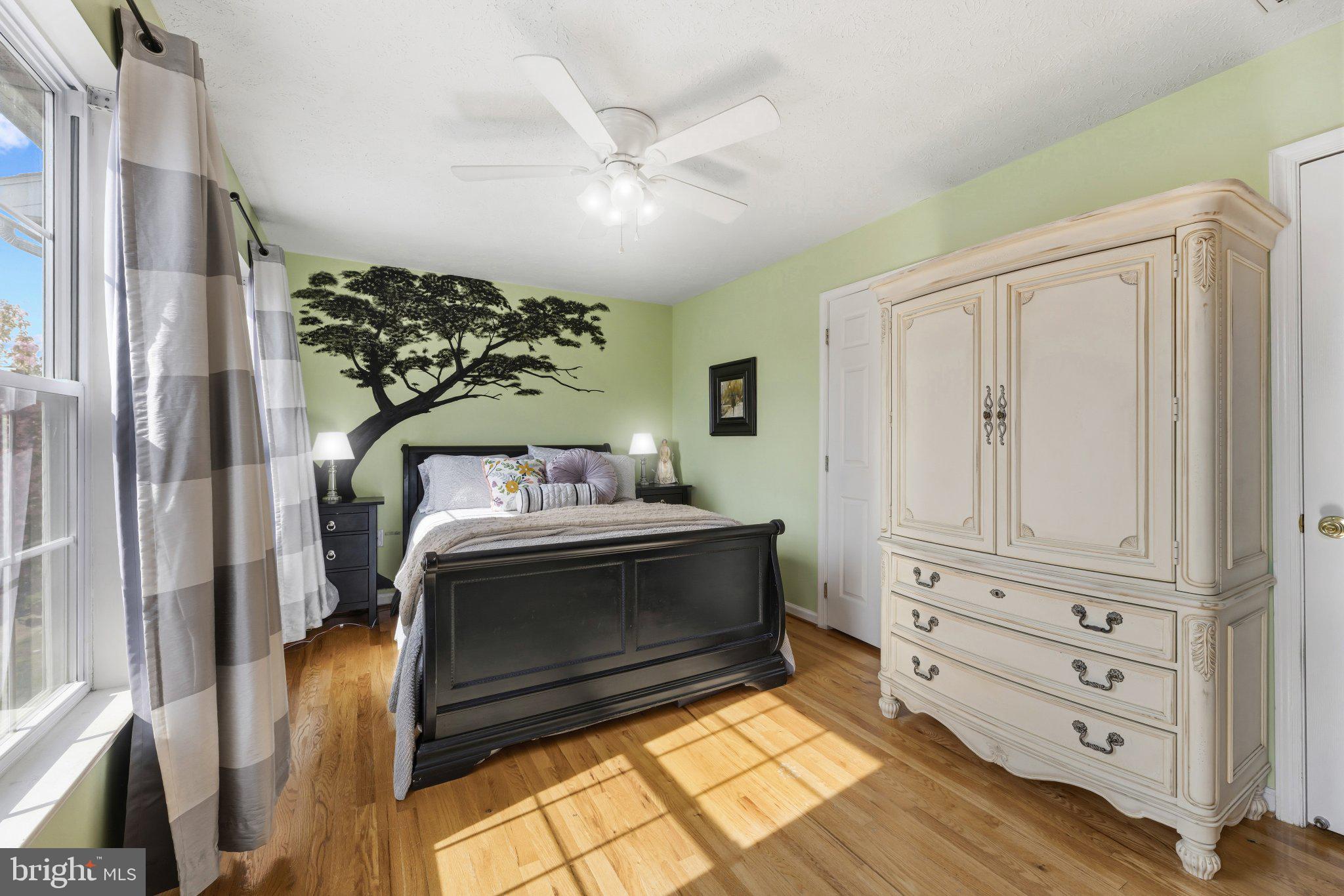 HUNTINGTON MEADOWS - Residential