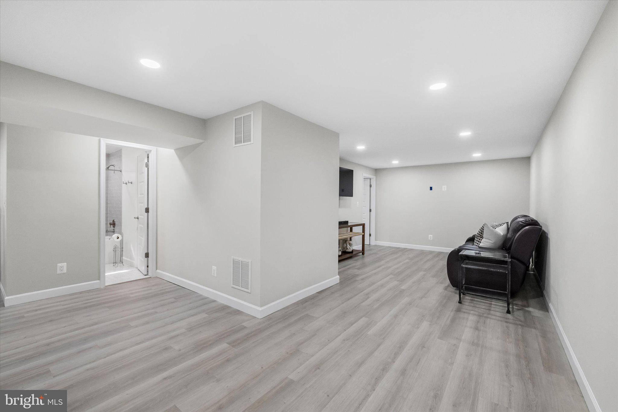 MONTCLAIR - Residential