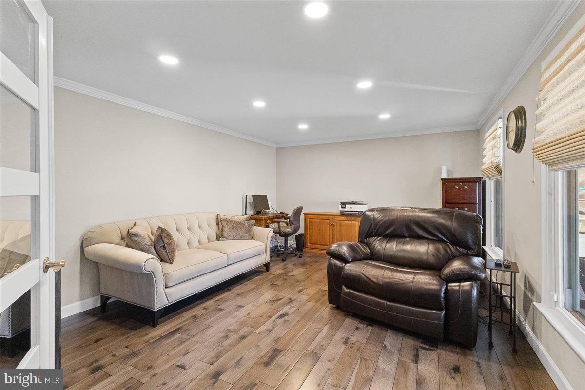 MONTCLAIR - Residential