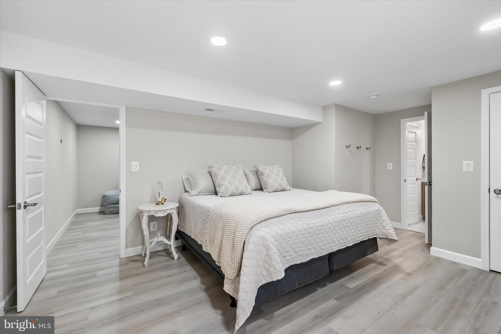 MONTCLAIR - Residential