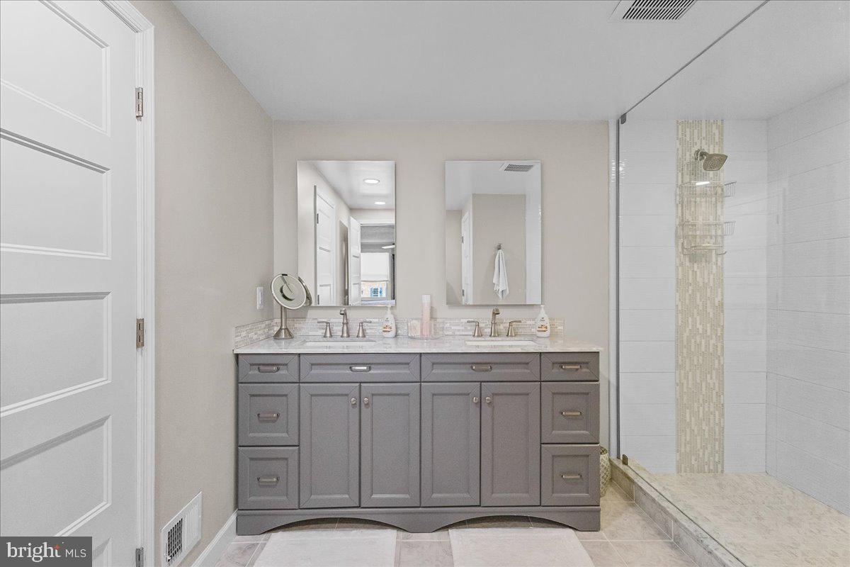 MONTCLAIR - Residential