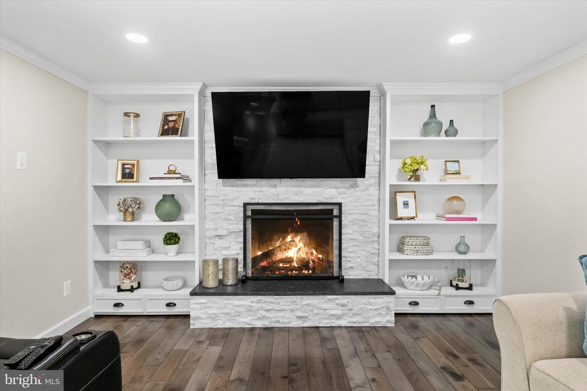 MONTCLAIR - Residential