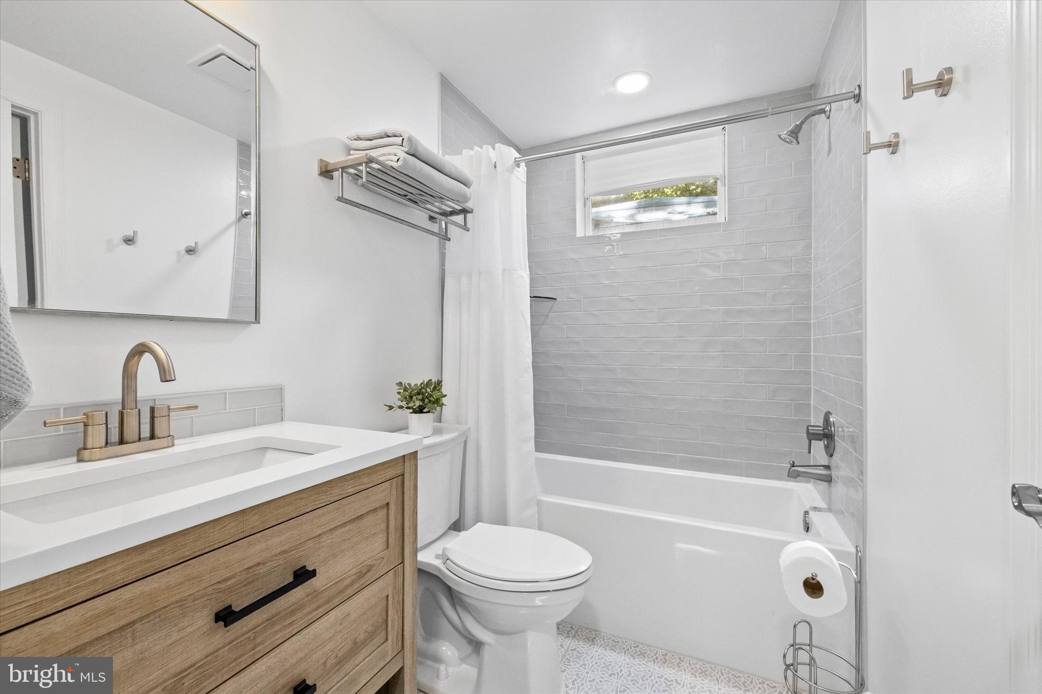 MONTCLAIR - Residential