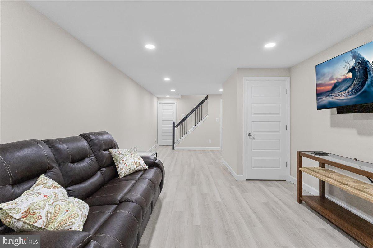 MONTCLAIR - Residential