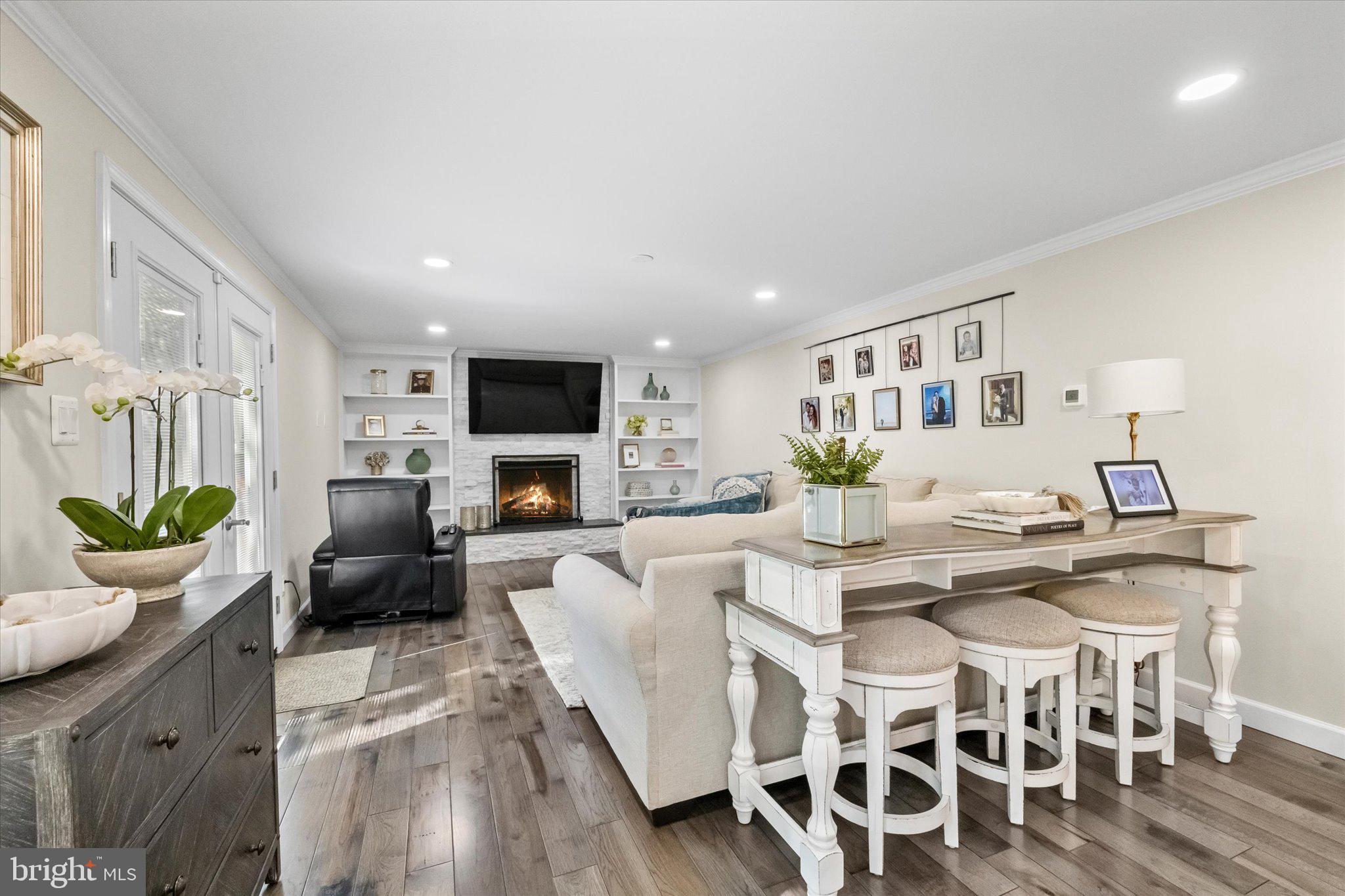 MONTCLAIR - Residential